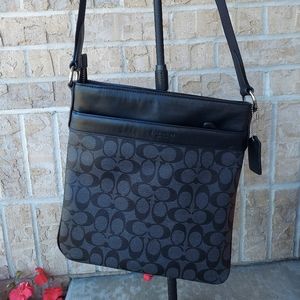 Coach Messenger cross body bag 😃😃😃 11.5 H by 11 inches W